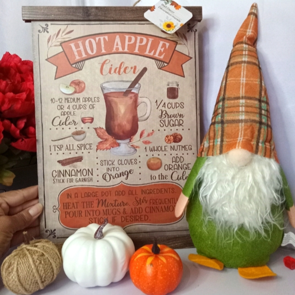 Holiday wall decor set
